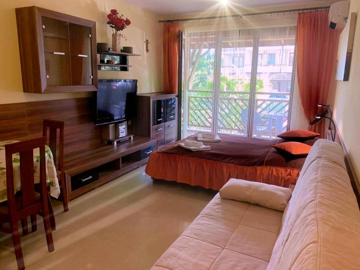 Studio De Lux Apartment Primorsko Ngoại thất bức ảnh